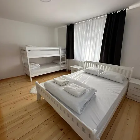 Kuca Marinkovic * Vlasenica